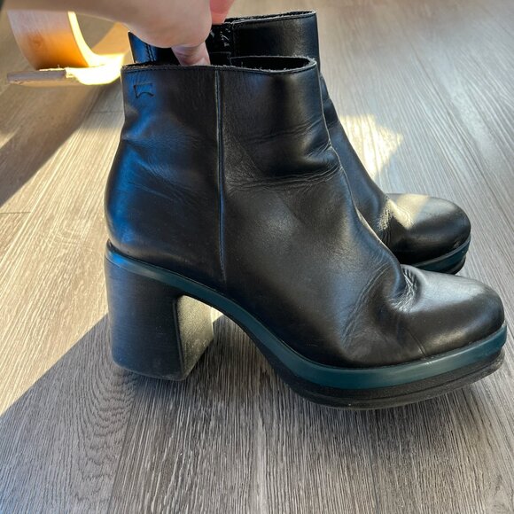 Camper Platform Heels - Picture 1 of 3